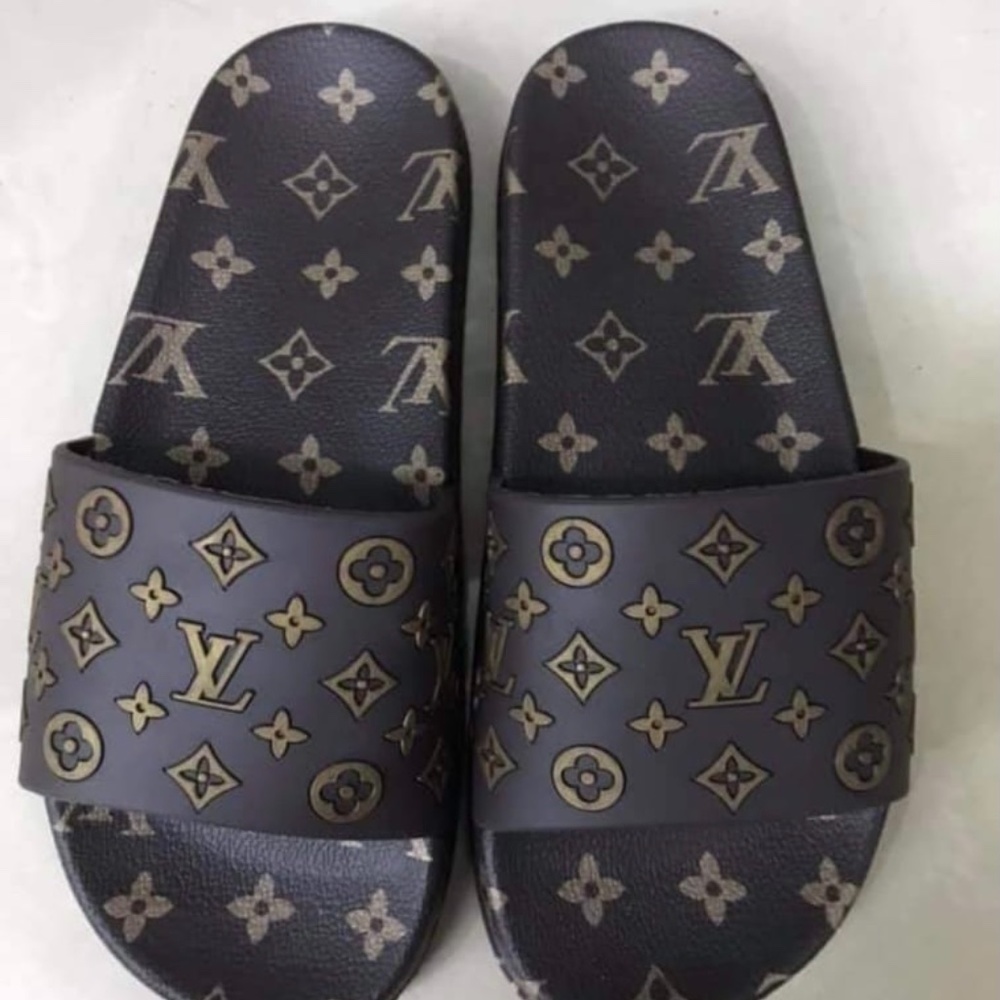 Sandals - Picture 11 of 11